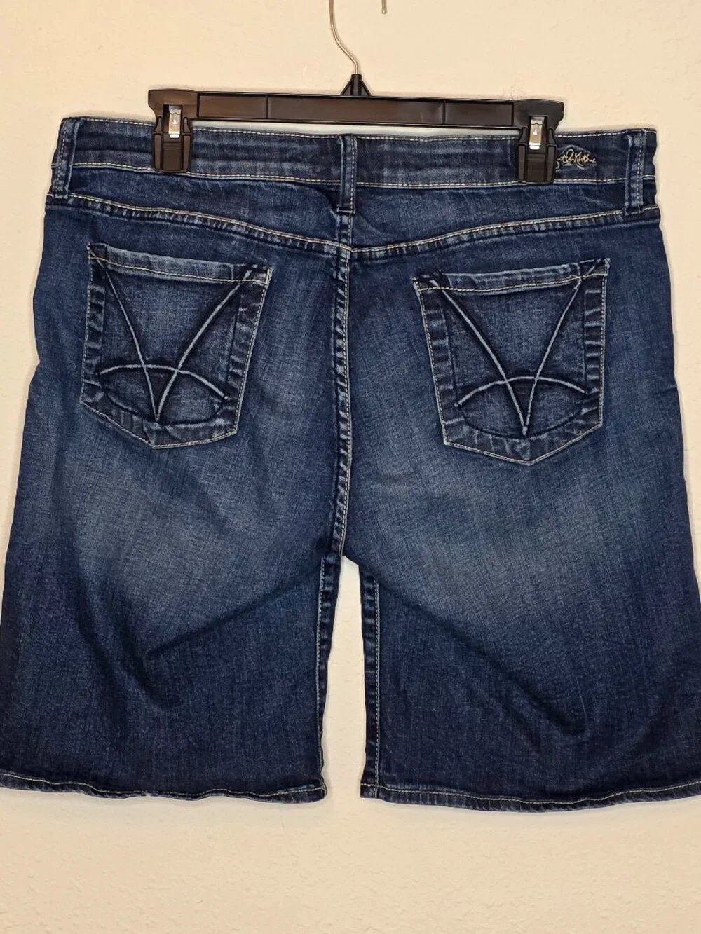 Kut From The Cloth Bermuda Denim Women's Shorts, Size 12 - Picture 2 of 9